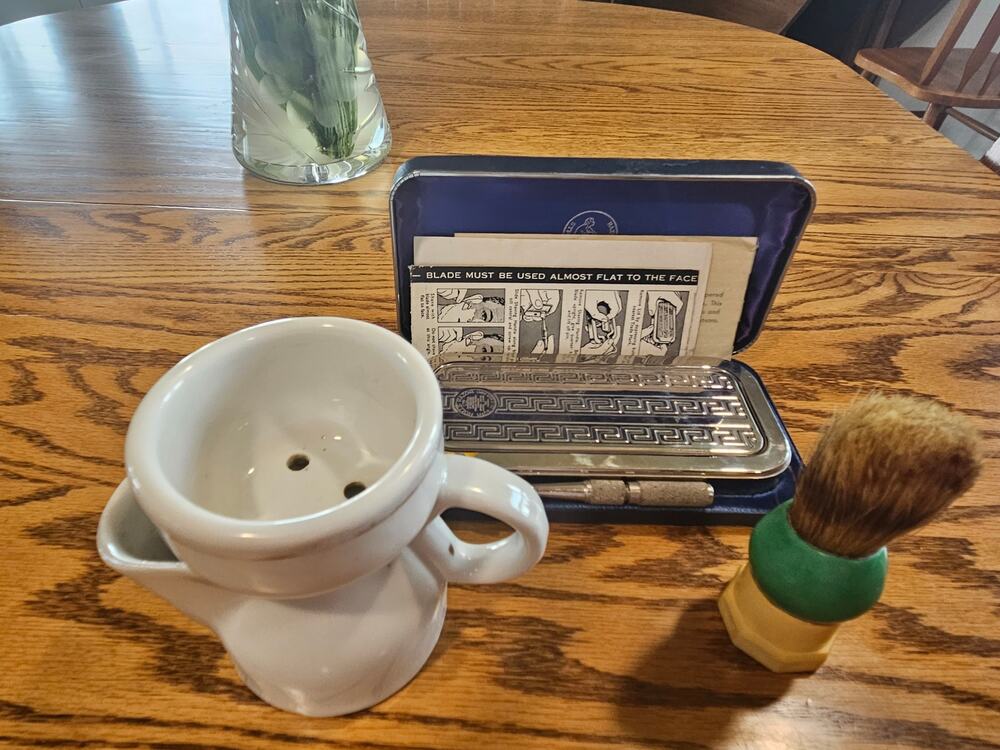 Vintage Shaving Set Shaving Scuttle ,Brush and 1927 Imperial Rolls Razor